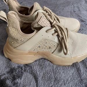 Steve Madden sneakers size 9.5.